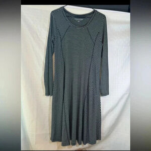 Women’s soft surroundings XS Stretchy black&white long sleeve Pocket dress Euc